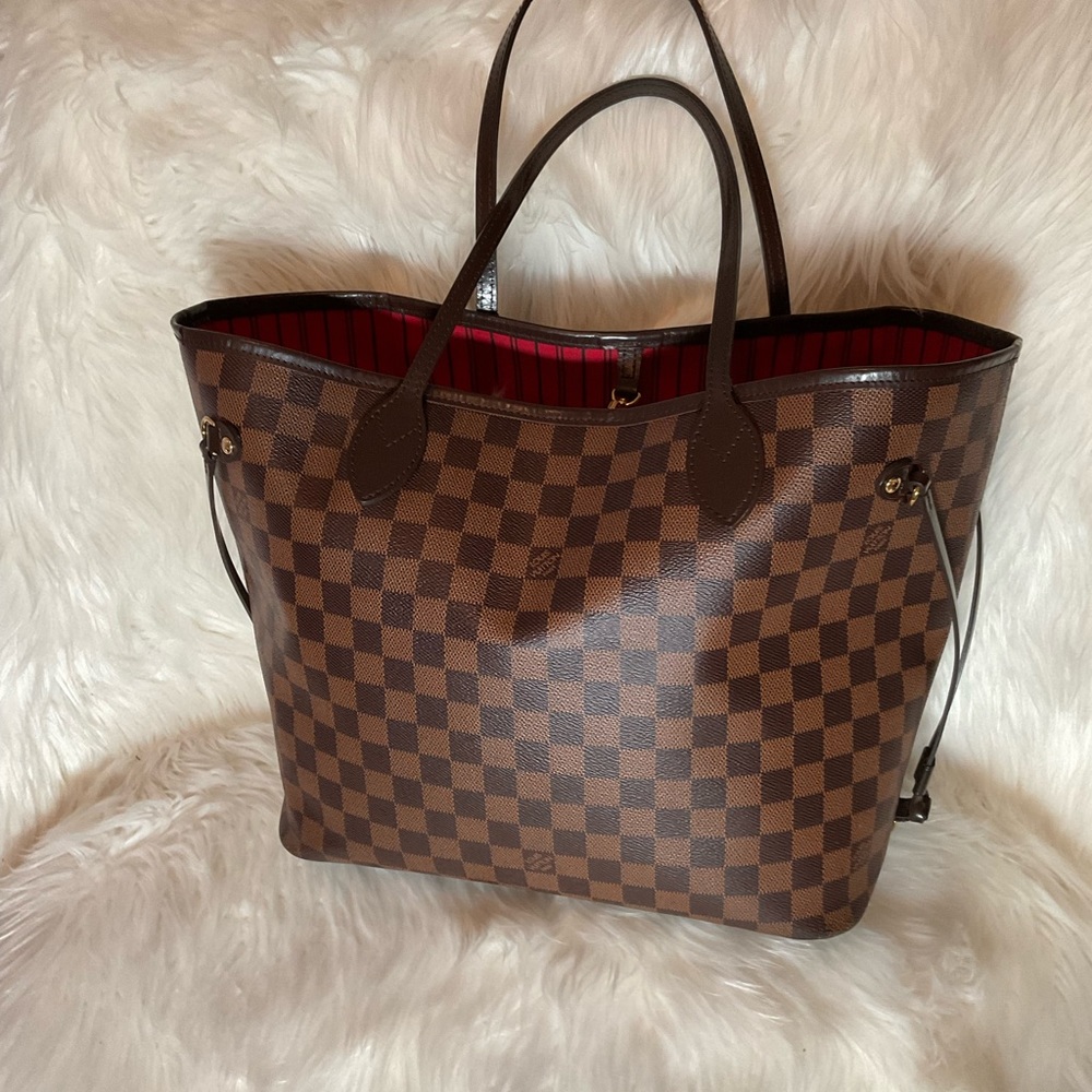LOUIS VUITTON MM TOTE - Picture 6 of 16